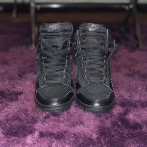 GREAT CONDITION! Women’s Nike ski hi wedges